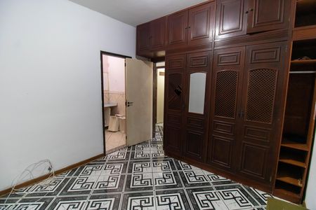 Casa à venda com 300m², 5 quartos e 3 vagas Casa à venda com 300m², 5 quartos e 3 vagasSuíte 2