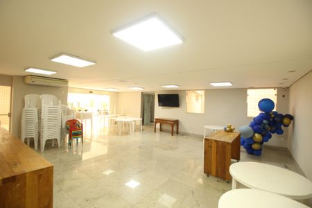 Apartamento à venda com 220m², 4 quartos e sem vagaÁrea comum