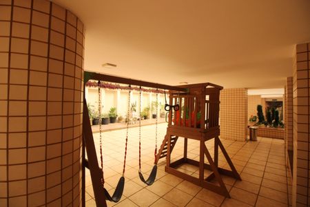 Apartamento à venda com 220m², 4 quartos e sem vagaÁrea comum