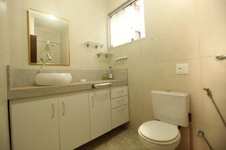 Apartamento à venda com 220m², 4 quartos e sem vagaBanheiro