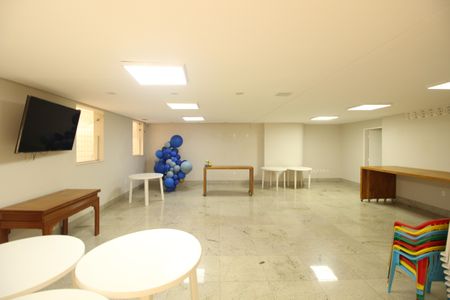 Apartamento à venda com 220m², 4 quartos e sem vagaÁrea comum