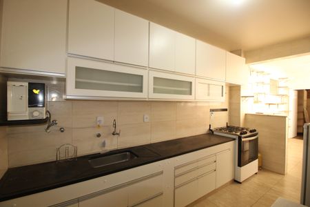 Apartamento à venda com 220m², 4 quartos e sem vagaCozinha