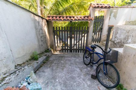 Casa à venda com 180m², 3 quartos e 1 vaga Casa à venda com 180m², 3 quartos e 1 vagaGaragem