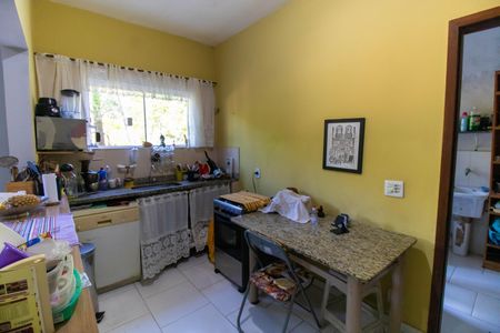 Casa à venda com 180m², 3 quartos e 1 vaga Casa à venda com 180m², 3 quartos e 1 vagaCozinha