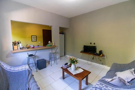 Casa à venda com 180m², 3 quartos e 1 vaga Casa à venda com 180m², 3 quartos e 1 vagaSala