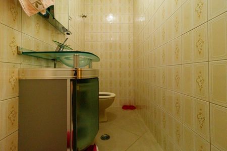 Casa à venda com 101m², 3 quartos e 1 vagaBanheiro