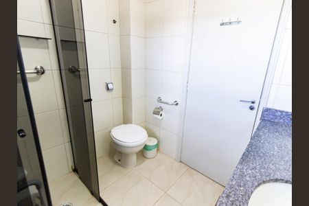 Apartamento à venda com 75m², 3 quartos e sem vaga Apartamento à venda com 75m², 3 quartos e sem vagaBanheiro 1