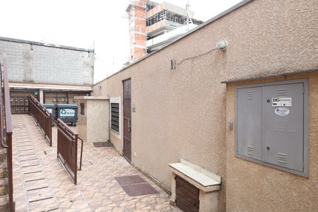 Apartamento para alugar com 42m², 2 quartos e sem vagaÁrea comum - Frente do condomínio