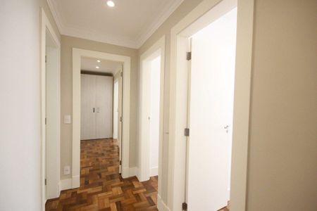 Apartamento à venda com 210m², 3 quartos e 2 vagas Apartamento à venda com 210m², 3 quartos e 2 vagasFoto 01