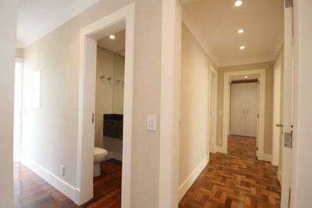 Apartamento à venda com 210m², 3 quartos e 2 vagas Apartamento à venda com 210m², 3 quartos e 2 vagasFoto 01