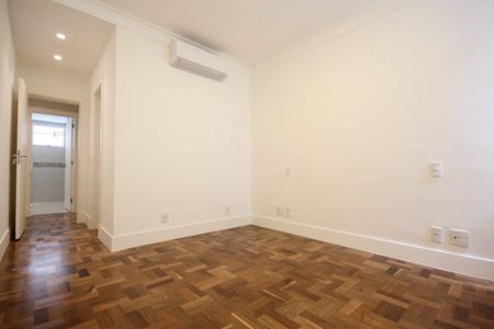 Apartamento à venda com 210m², 3 quartos e 2 vagas Apartamento à venda com 210m², 3 quartos e 2 vagasFoto 01