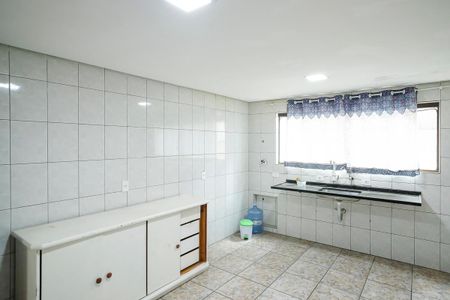 Casa à venda com 360m², 4 quartos e 6 vagasCozinha 1