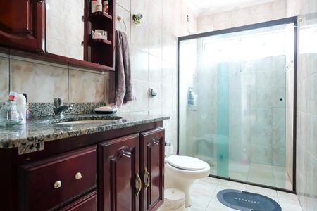 Casa à venda com 360m², 4 quartos e 6 vagasBanheiro da suíte 1