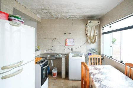 Casa à venda com 360m², 4 quartos e 6 vagasCozinha 2 e área de serviço