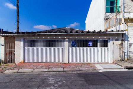 Casa à venda com 380m², 6 quartos e 4 vagas Casa à venda com 380m², 6 quartos e 4 vagasFachada