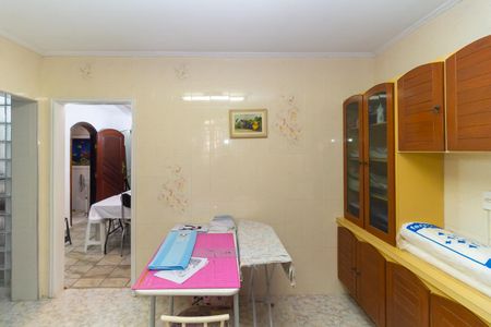 Casa à venda com 380m², 6 quartos e 4 vagas Casa à venda com 380m², 6 quartos e 4 vagasCasa 3 Cozinha