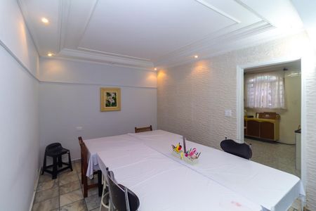 Casa à venda com 380m², 6 quartos e 4 vagas Casa à venda com 380m², 6 quartos e 4 vagasCasa 3 Sala