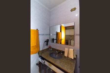 Casa à venda com 380m², 6 quartos e 4 vagas Casa à venda com 380m², 6 quartos e 4 vagasCasa 2 Banheiro