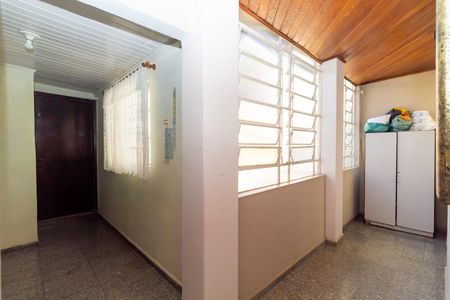 Casa à venda com 380m², 6 quartos e 4 vagas Casa à venda com 380m², 6 quartos e 4 vagasCasa 1 Área de Serviço