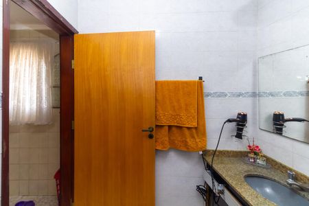 Casa à venda com 380m², 6 quartos e 4 vagas Casa à venda com 380m², 6 quartos e 4 vagasCasa 2 Banheiro