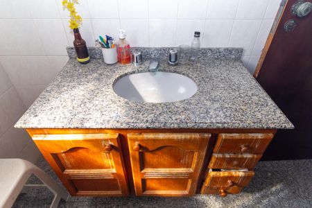 Casa à venda com 380m², 6 quartos e 4 vagas Casa à venda com 380m², 6 quartos e 4 vagasCasa 1 Banheiro