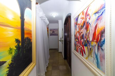 Casa à venda com 380m², 6 quartos e 4 vagas Casa à venda com 380m², 6 quartos e 4 vagasCasa 2 Corredor