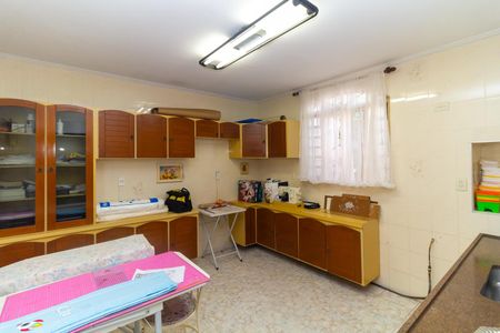 Casa à venda com 380m², 6 quartos e 4 vagas Casa à venda com 380m², 6 quartos e 4 vagasCasa 3 Cozinha