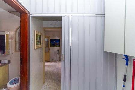 Casa à venda com 380m², 6 quartos e 4 vagas Casa à venda com 380m², 6 quartos e 4 vagasCasa 3 Área de Serviço