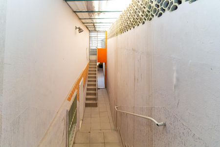 Casa à venda com 380m², 6 quartos e 4 vagas Casa à venda com 380m², 6 quartos e 4 vagasCorredor Externo