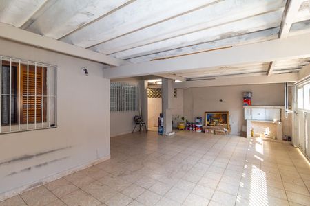 Casa à venda com 380m², 6 quartos e 4 vagas Casa à venda com 380m², 6 quartos e 4 vagasGaragem