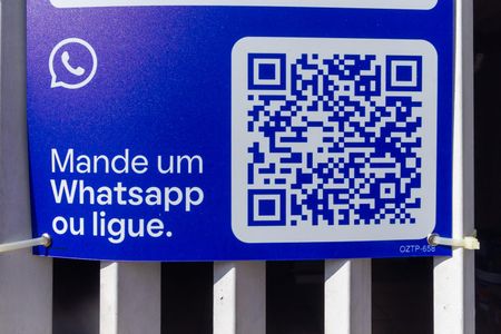 Casa à venda com 380m², 6 quartos e 4 vagas Casa à venda com 380m², 6 quartos e 4 vagasPlaquinha
