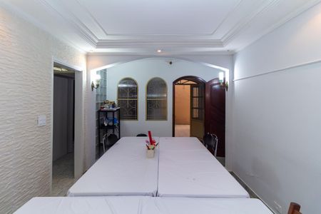 Casa à venda com 380m², 6 quartos e 4 vagas Casa à venda com 380m², 6 quartos e 4 vagasCasa 3 Sala