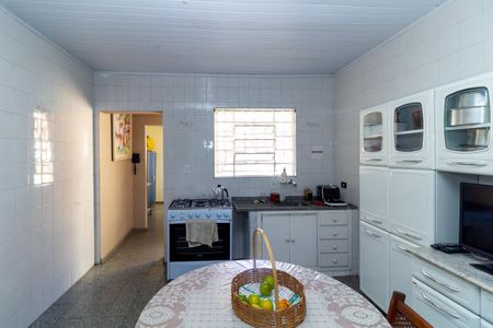 Casa à venda com 380m², 6 quartos e 4 vagas Casa à venda com 380m², 6 quartos e 4 vagasCasa 1 Cozinha