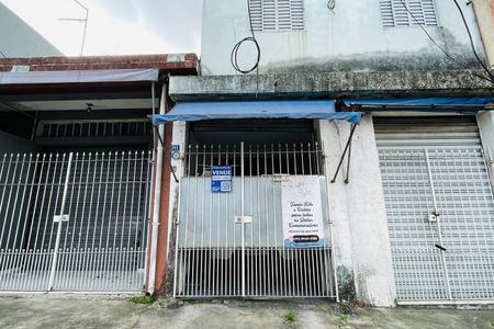 Casa à venda com 155m², 4 quartos e 1 vagaFachada