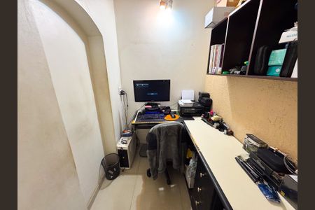 Casa à venda com 283m², 3 quartos e 2 vagas Casa à venda com 283m², 3 quartos e 2 vagasEscritório