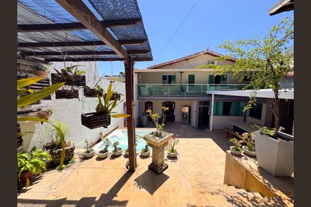 Casa à venda com 283m², 3 quartos e 2 vagas Casa à venda com 283m², 3 quartos e 2 vagasÁrea Externa