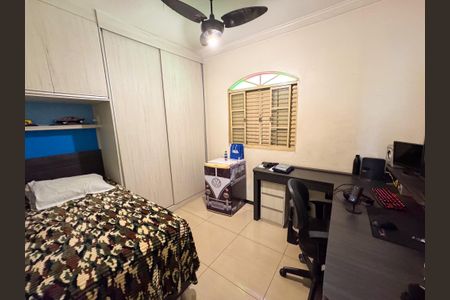 Casa à venda com 283m², 3 quartos e 2 vagas Casa à venda com 283m², 3 quartos e 2 vagasQuarto 1