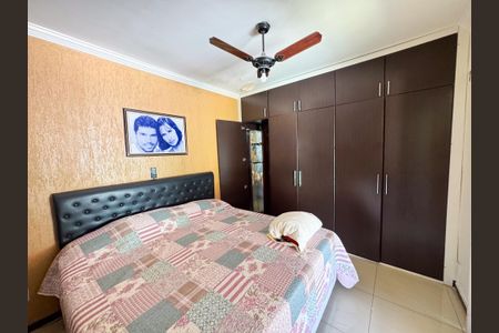 Casa à venda com 283m², 3 quartos e 2 vagas Casa à venda com 283m², 3 quartos e 2 vagasQuarto 2