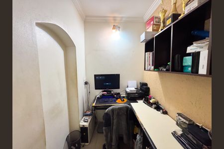 Casa à venda com 283m², 3 quartos e 2 vagas Casa à venda com 283m², 3 quartos e 2 vagasEscritório