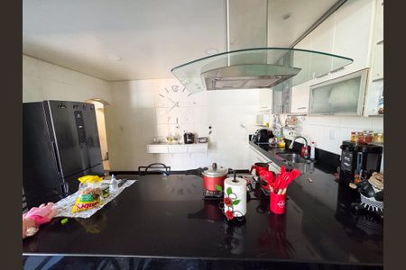 Casa à venda com 283m², 3 quartos e 2 vagas Casa à venda com 283m², 3 quartos e 2 vagasCozinha