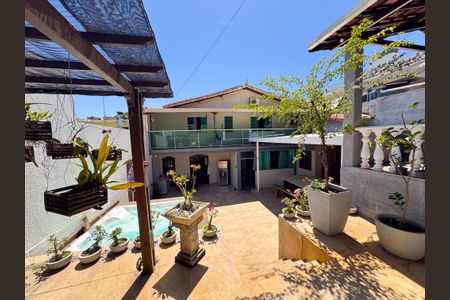 Casa à venda com 283m², 3 quartos e 2 vagas Casa à venda com 283m², 3 quartos e 2 vagasÁrea Externa