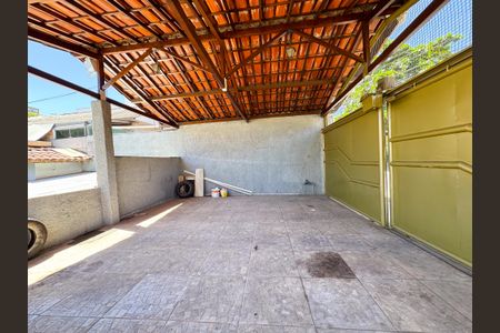 Casa à venda com 283m², 3 quartos e 2 vagas Casa à venda com 283m², 3 quartos e 2 vagasÁrea Externa