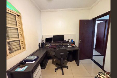 Casa à venda com 283m², 3 quartos e 2 vagas Casa à venda com 283m², 3 quartos e 2 vagasQuarto 1