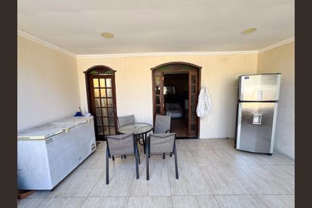 Casa à venda com 283m², 3 quartos e 2 vagas Casa à venda com 283m², 3 quartos e 2 vagasÁrea Externa