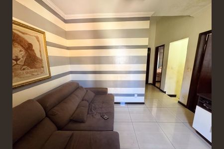 Casa à venda com 283m², 3 quartos e 2 vagas Casa à venda com 283m², 3 quartos e 2 vagasSala