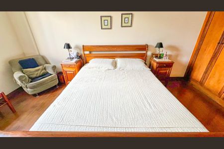 Apartamento à venda com 214m², 4 quartos e 2 vagasQuarto