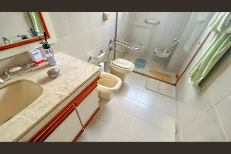 Apartamento à venda com 214m², 4 quartos e 2 vagasBanheiro