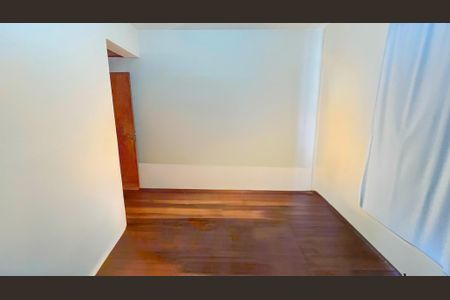 Apartamento à venda com 214m², 4 quartos e 2 vagasQuarto 2