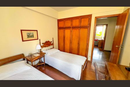 Apartamento à venda com 214m², 4 quartos e 2 vagasQuarto 4