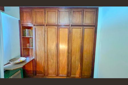 Apartamento à venda com 214m², 4 quartos e 2 vagasQuarto 2